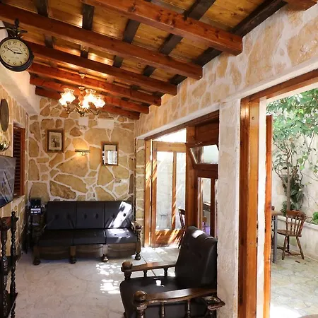 Bossa Nova Apartment Split